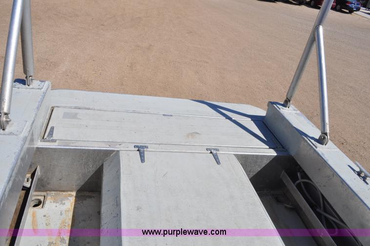 image for item F2462 1993 Almar Sounder 22 jet boat