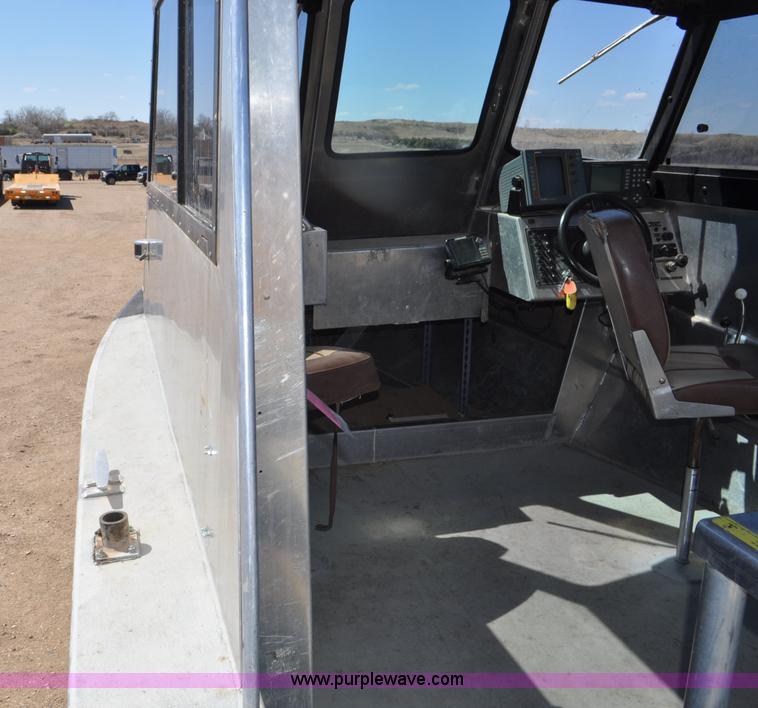 image for item F2462 1993 Almar Sounder 22 jet boat