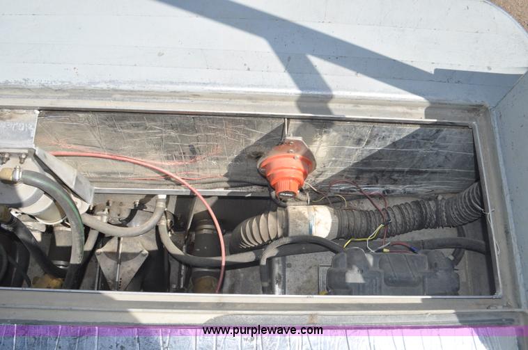 image for item F2462 1993 Almar Sounder 22 jet boat