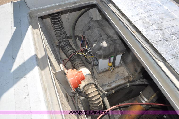 image for item F2462 1993 Almar Sounder 22 jet boat