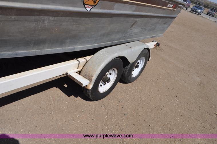 image for item F2462 1993 Almar Sounder 22 jet boat