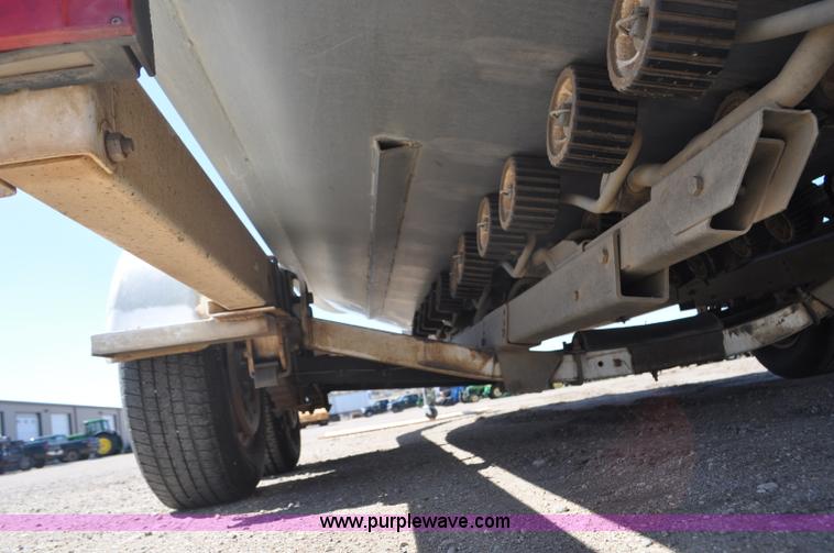 image for item F2462 1993 Almar Sounder 22 jet boat