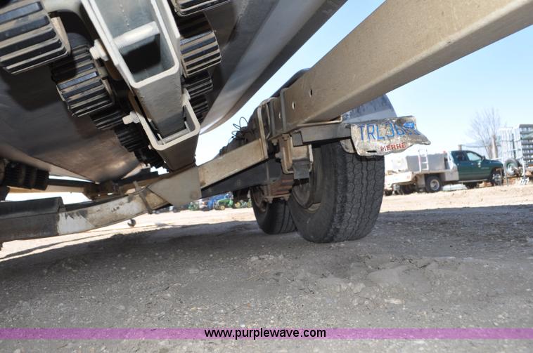 image for item F2462 1993 Almar Sounder 22 jet boat