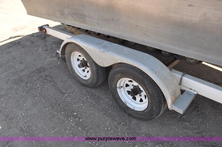 image for item F2462 1993 Almar Sounder 22 jet boat