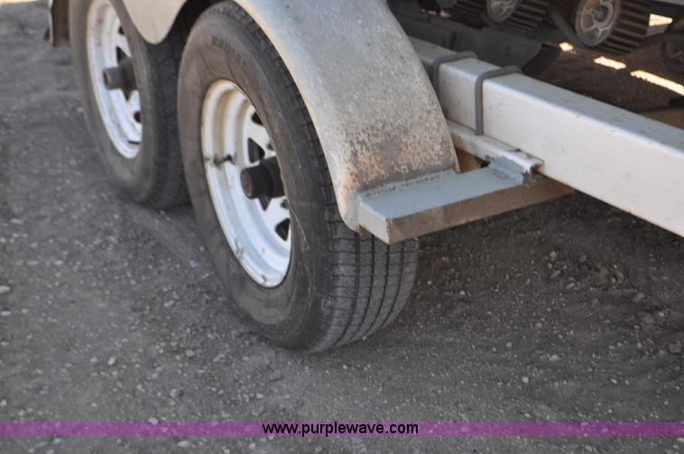 image for item F2462 1993 Almar Sounder 22 jet boat