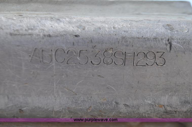 image for item F2462 1993 Almar Sounder 22 jet boat