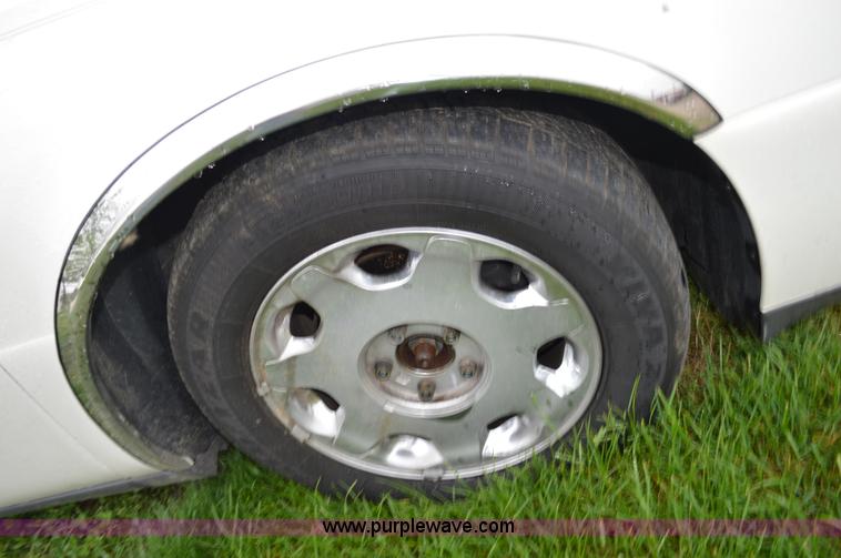 image for item G3506 2000 Cadillac DeVille