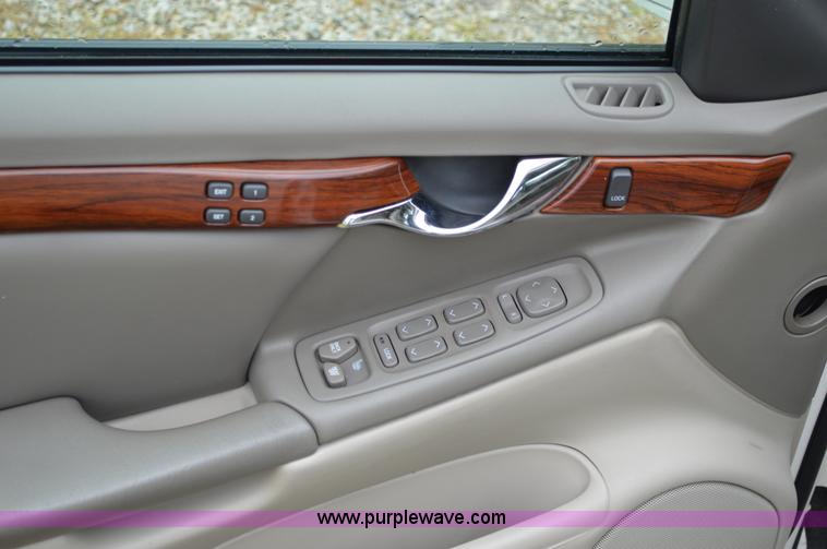 image for item G3506 2000 Cadillac DeVille