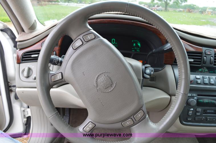 image for item G3506 2000 Cadillac DeVille