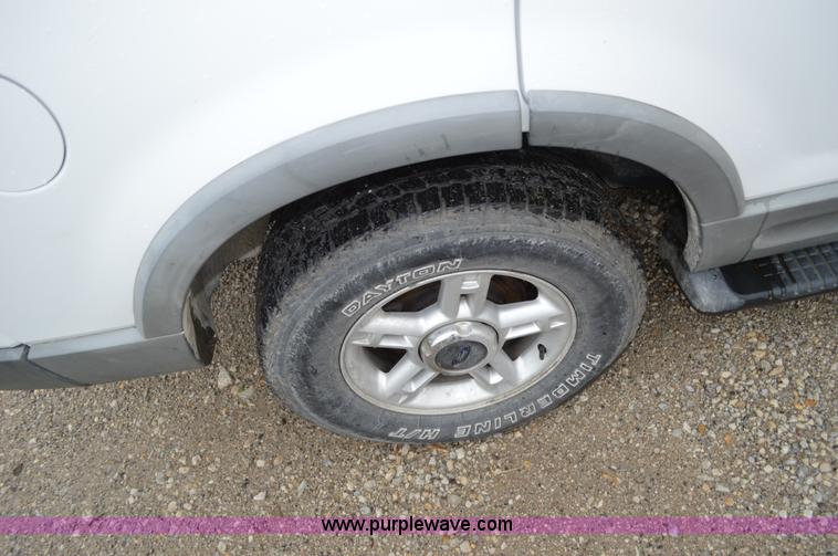image for item G3507 2002 Ford Explorer SUV