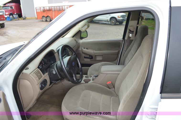 image for item G3507 2002 Ford Explorer SUV