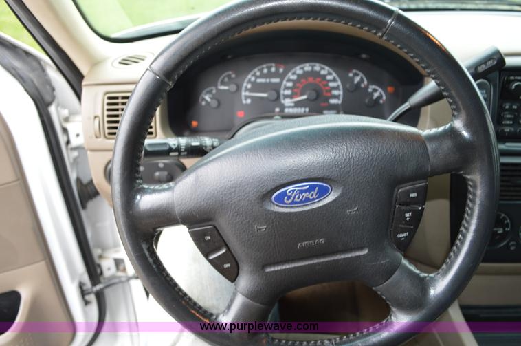 image for item G3507 2002 Ford Explorer SUV