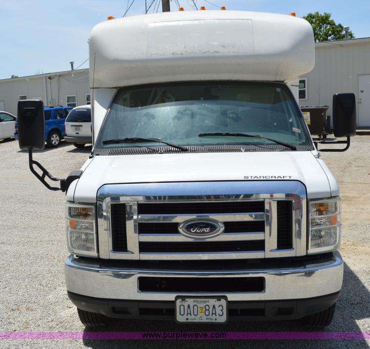 image for item G3579 2008 Ford E350 Super Duty Starcraft bus
