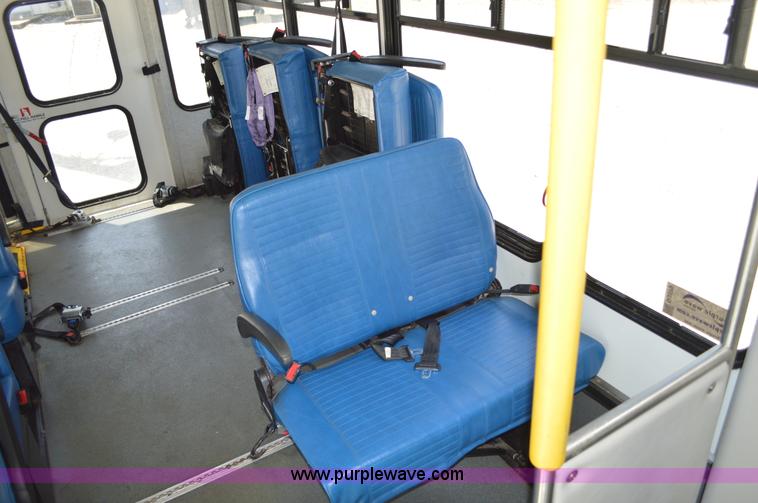 image for item G3579 2008 Ford E350 Super Duty Starcraft bus