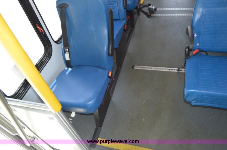 image for item G3579 2008 Ford E350 Super Duty Starcraft bus