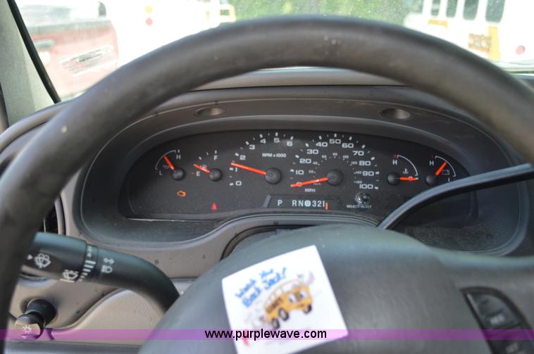 image for item G3579 2008 Ford E350 Super Duty Starcraft bus