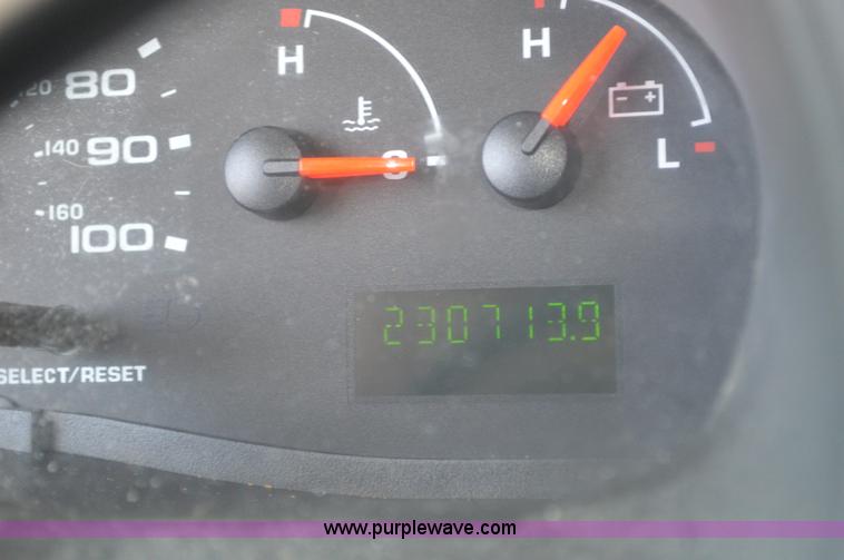 image for item G3579 2008 Ford E350 Super Duty Starcraft bus