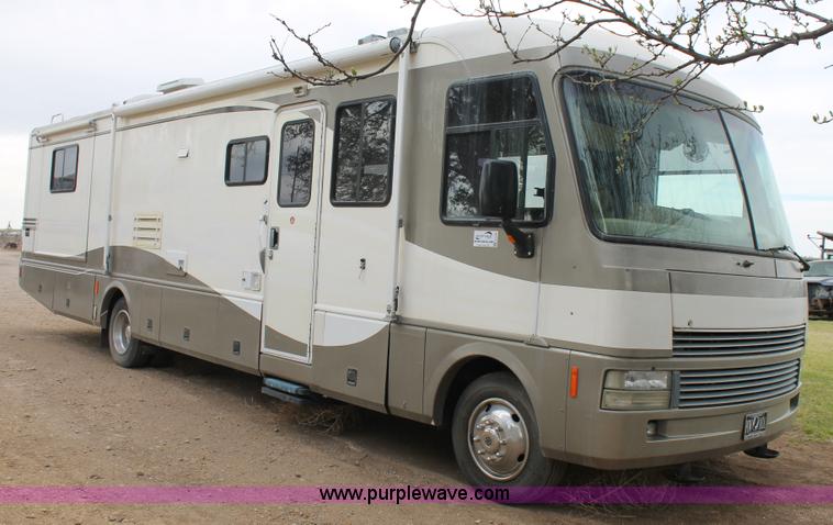 image for item H1534 1999 Ford F53 Pace Arrow RV