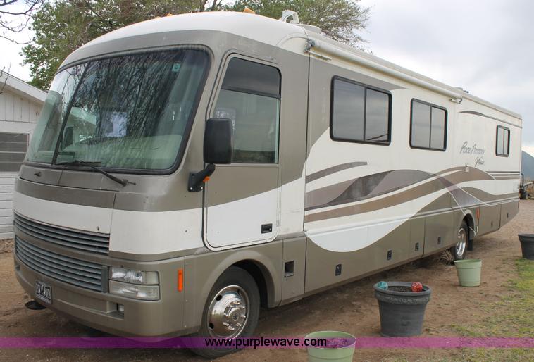 image for item H1534 1999 Ford F53 Pace Arrow RV