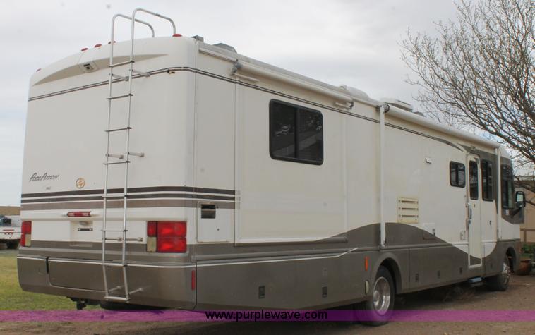 image for item H1534 1999 Ford F53 Pace Arrow RV