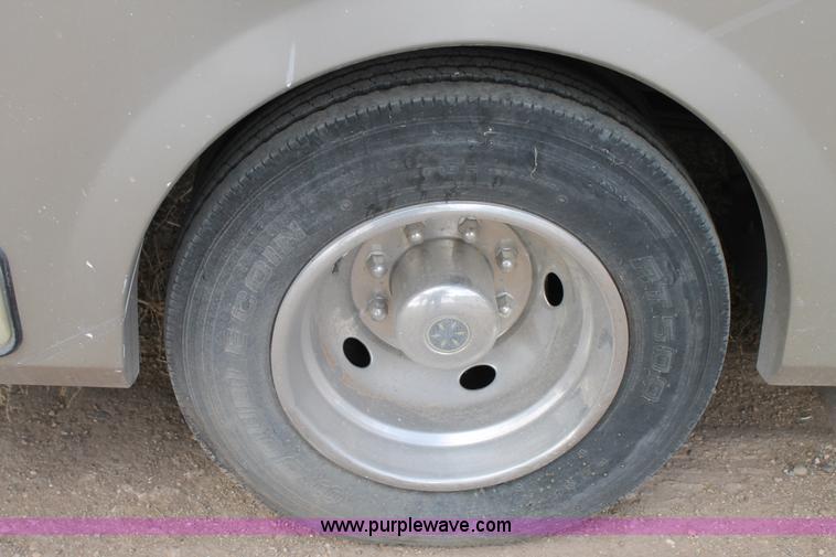 image for item H1534 1999 Ford F53 Pace Arrow RV