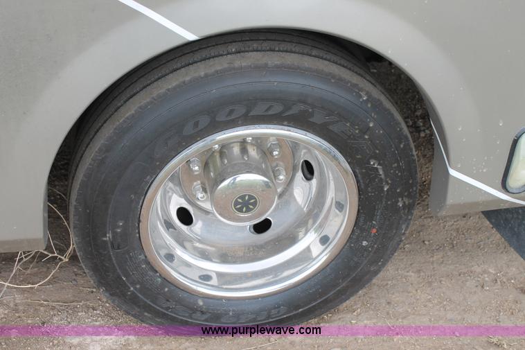 image for item H1534 1999 Ford F53 Pace Arrow RV