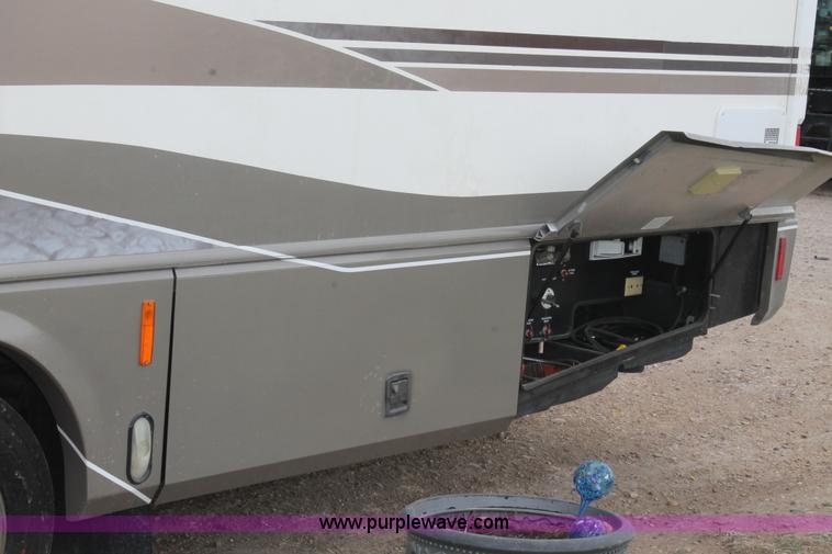 image for item H1534 1999 Ford F53 Pace Arrow RV