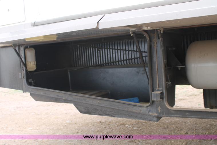 image for item H1534 1999 Ford F53 Pace Arrow RV