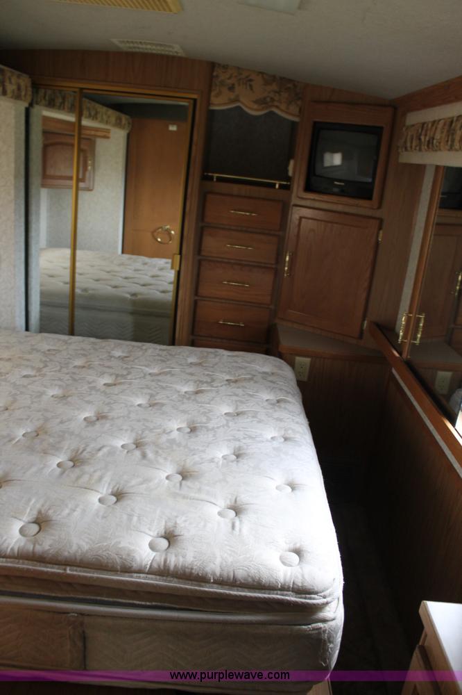 image for item H1534 1999 Ford F53 Pace Arrow RV