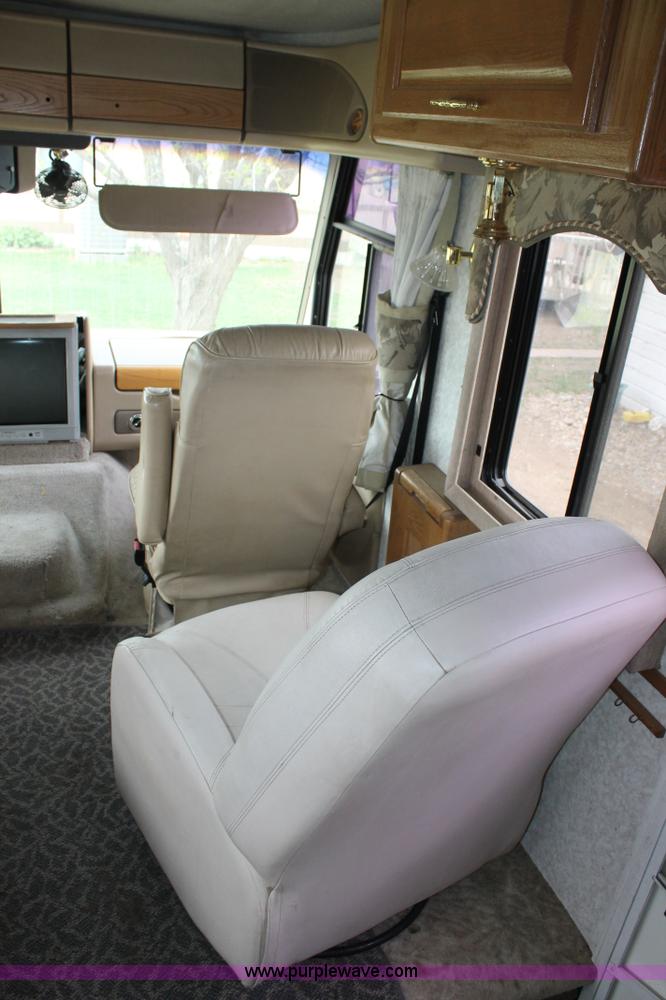 image for item H1534 1999 Ford F53 Pace Arrow RV