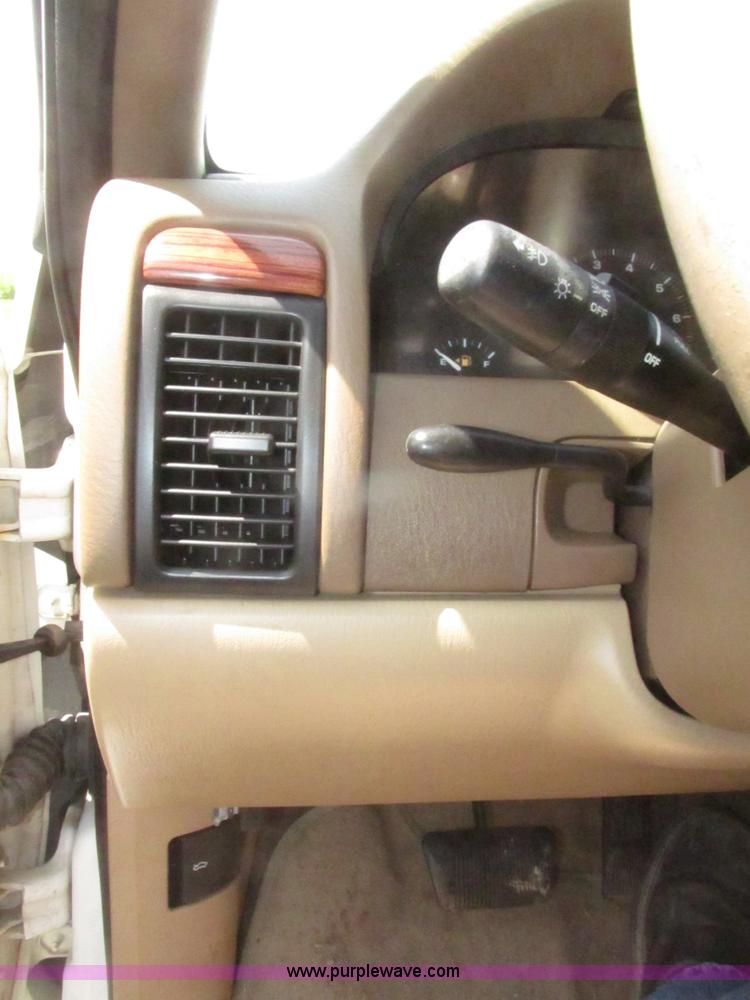 image for item H4636 1999 Jeep Grand Cherokee Limited SUV