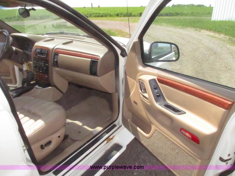 image for item H4636 1999 Jeep Grand Cherokee Limited SUV