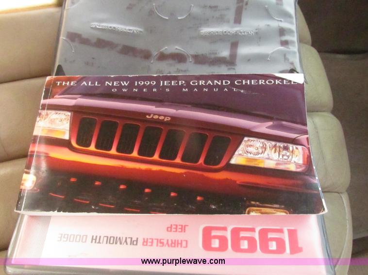 image for item H4636 1999 Jeep Grand Cherokee Limited SUV