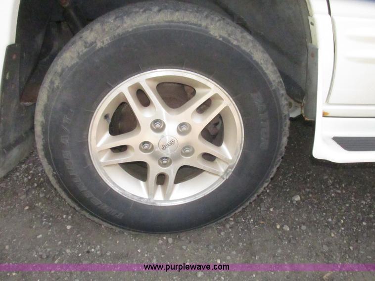 image for item H4636 1999 Jeep Grand Cherokee Limited SUV
