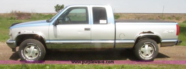 image for item H4637 1996 Chevrolet Silverado 1500 Ext. Cab pickup truck