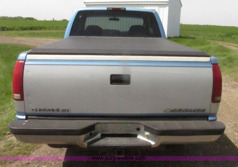 image for item H4637 1996 Chevrolet Silverado 1500 Ext. Cab pickup truck