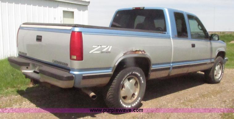 image for item H4637 1996 Chevrolet Silverado 1500 Ext. Cab pickup truck