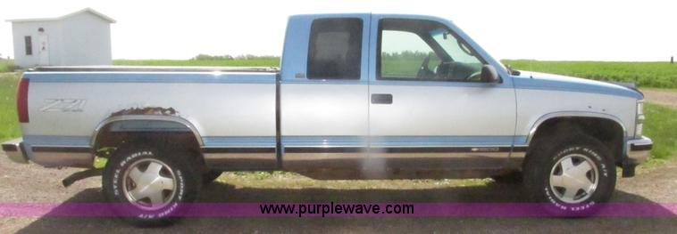 image for item H4637 1996 Chevrolet Silverado 1500 Ext. Cab pickup truck