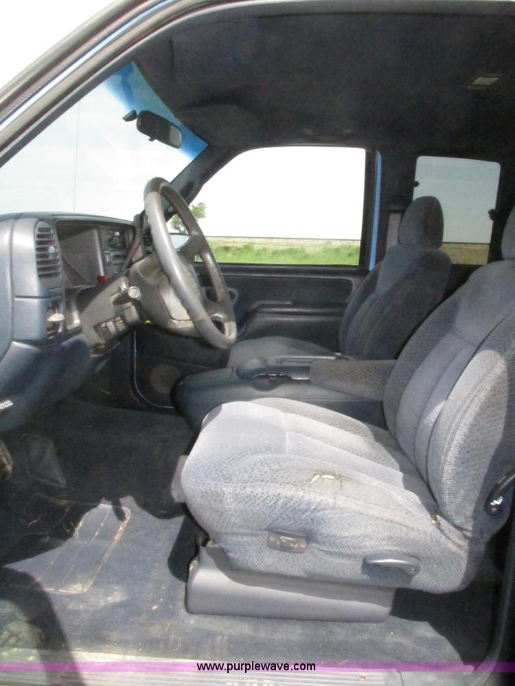 image for item H4637 1996 Chevrolet Silverado 1500 Ext. Cab pickup truck