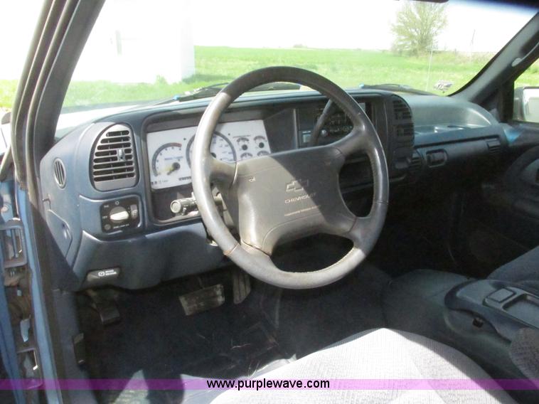 image for item H4637 1996 Chevrolet Silverado 1500 Ext. Cab pickup truck