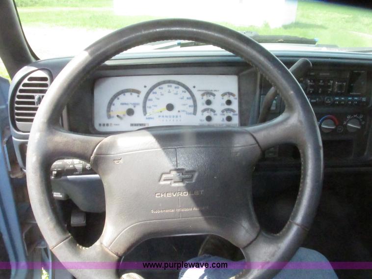 image for item H4637 1996 Chevrolet Silverado 1500 Ext. Cab pickup truck