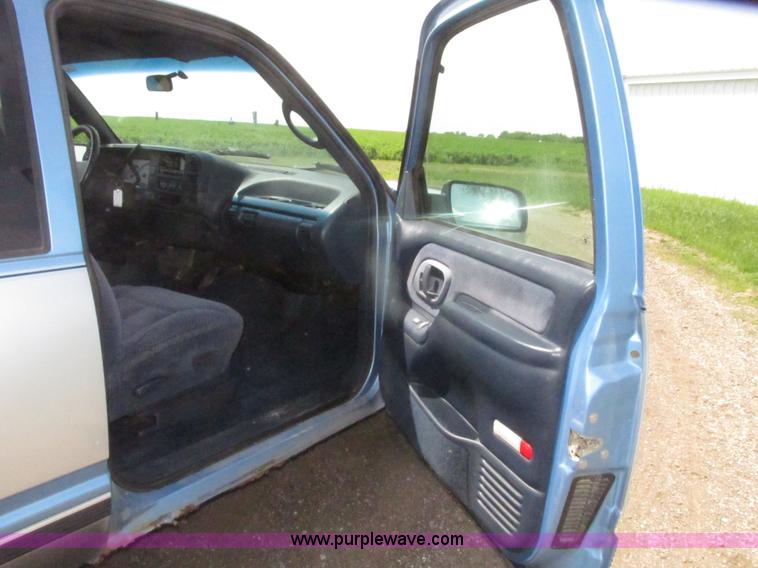 image for item H4637 1996 Chevrolet Silverado 1500 Ext. Cab pickup truck