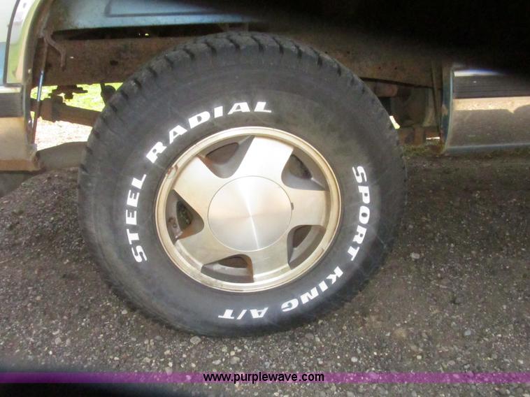 image for item H4637 1996 Chevrolet Silverado 1500 Ext. Cab pickup truck