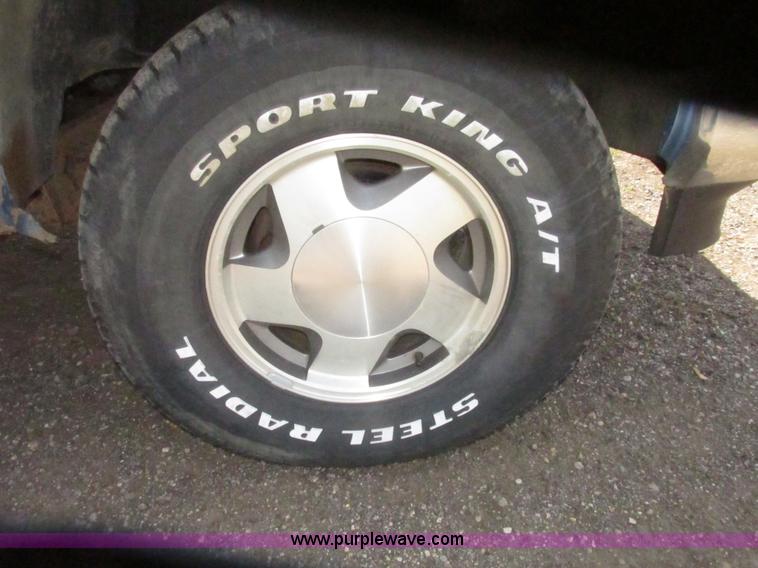 image for item H4637 1996 Chevrolet Silverado 1500 Ext. Cab pickup truck