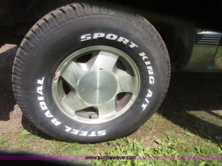 image for item H4637 1996 Chevrolet Silverado 1500 Ext. Cab pickup truck