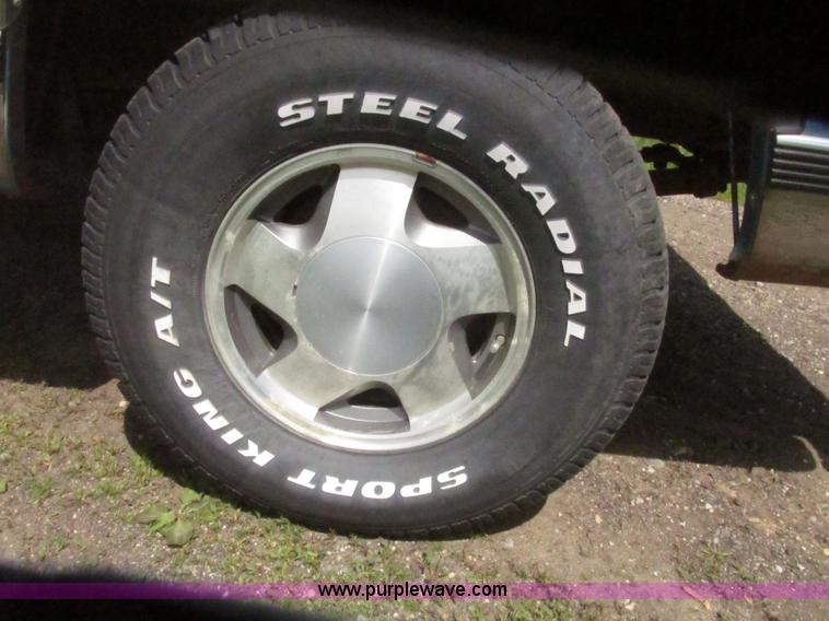 image for item H4637 1996 Chevrolet Silverado 1500 Ext. Cab pickup truck