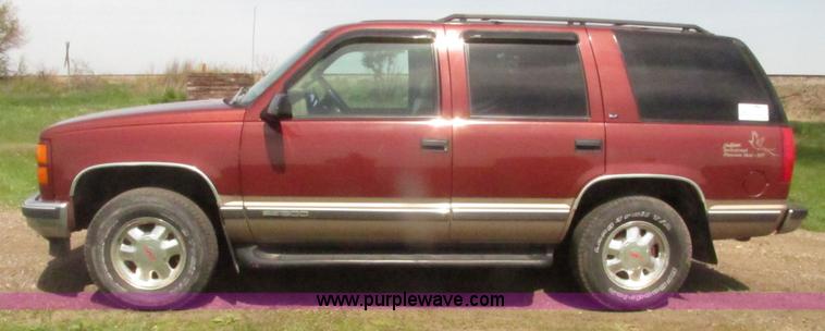 image for item H4638 1998 GMC Yukon SLE SUV