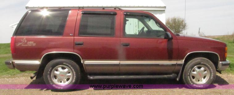 image for item H4638 1998 GMC Yukon SLE SUV