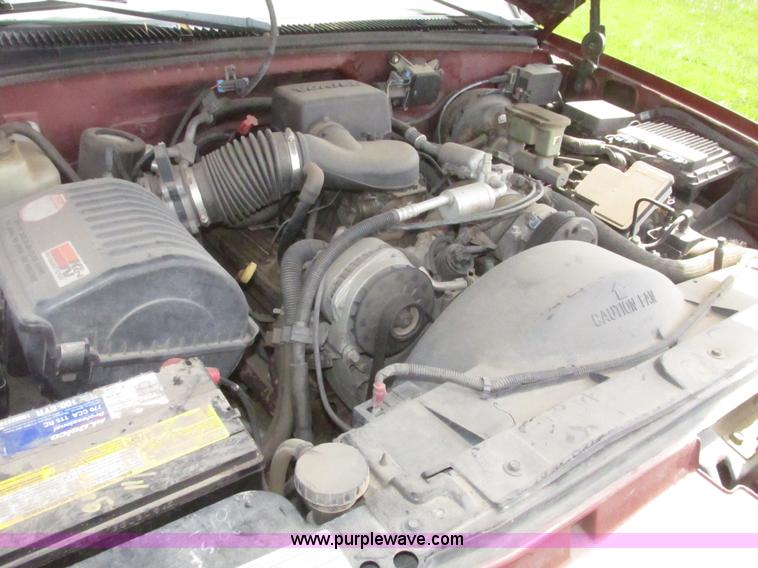 image for item H4638 1998 GMC Yukon SLE SUV