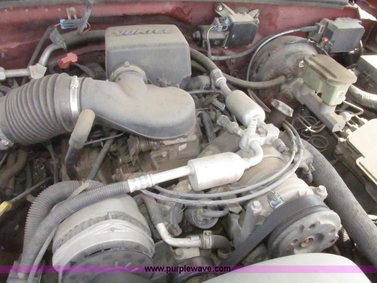 image for item H4638 1998 GMC Yukon SLE SUV